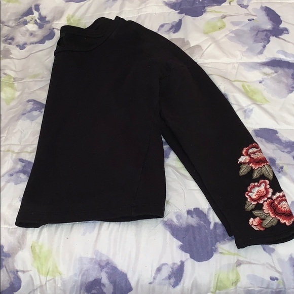 Forever 21 Tops - Forever 21 Black Cropped Top